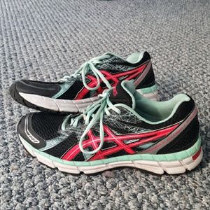 ASICS Gel Excite 2 running sneakers
